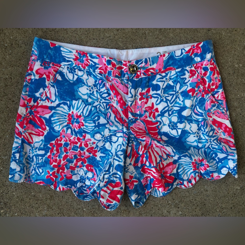 Lily Pulitzer buttercup scalloped Shorts, size 2